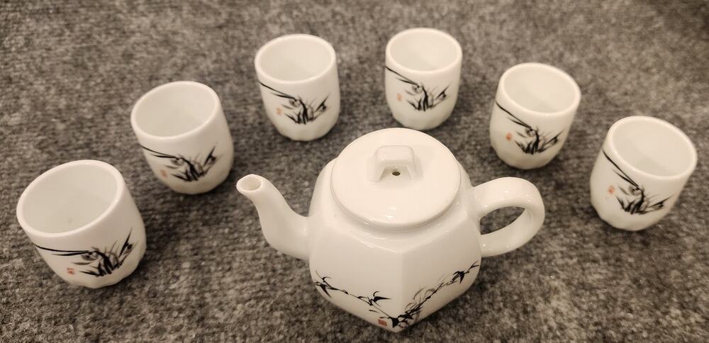 Vintage Japanese Ceramic Miniature Sake Set Teapot & 6 Sake Cups Hand Decorated